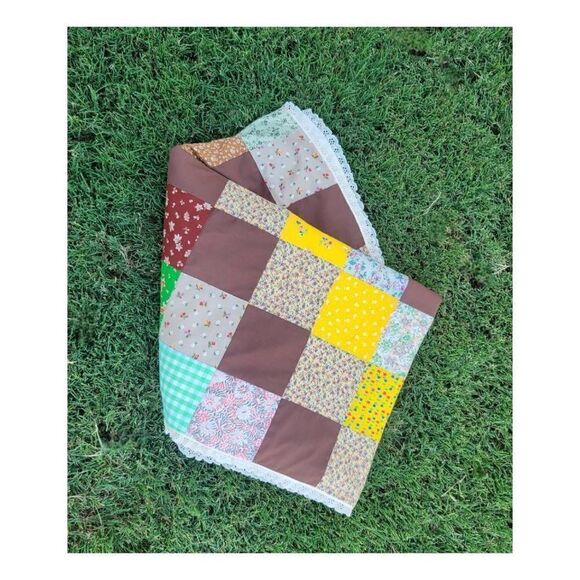 Vintage 1970's Hamdmade Baby Blanket Quilt Throw - Picture 5 of 8